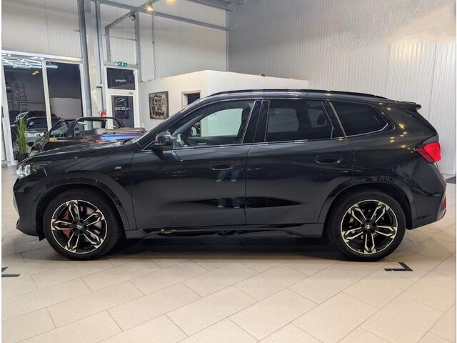 BMW X1 sDrive18iA M-SPORT ** ADAPT. LED, NAVI+, PANORAMA, TREKH, 19-inch LMV, M-REMMEN ** 1e EIG - Ex BMW-AG - UNFALLFREI ** ** INFORMEER OOK NAAR ONZE AANTREKKELIJKE FINANCIAL-LEASE TARIEVEN **