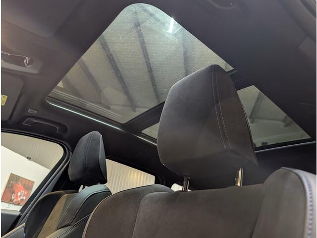 BMW X1 sDrive18iA M-SPORT ** ADAPT. LED, NAVI+, PANORAMA, TREKH, 19-inch LMV, M-REMMEN ** 1e EIG - Ex BMW-AG - UNFALLFREI ** ** INFORMEER OOK NAAR ONZE AANTREKKELIJKE FINANCIAL-LEASE TARIEVEN **