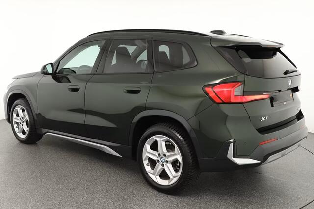 BMW X1 sDrive18iA xLine ** ADAPT. LED, LEDER, PANORAMA, TREKH, ADAPT. CRUISE, ACT. SPORTST ** 1e EIG - Ex BMW-AG - UNFALLFREI ** ** INFORMEER OOK NAAR ONZE AANTREKKELIJKE FINANCIAL-LEASE TARIEVEN **