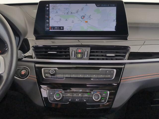 BMW X1 xDrive25e SPORTLINE ** LED, NAVI+, HALF-LEDER, TREKH, CAMERA, HuD, SPIEGELPACK ** 1e EIG - UNFALLFREI ** ** INFORMEER OOK NAAR ONZE AANTREKKELIJKE FINANCIAL-LEASE TARIEVEN **