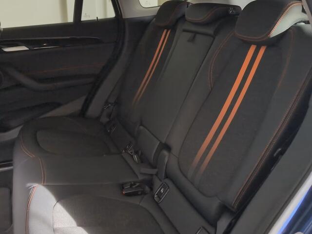 BMW X1 xDrive25e SPORTLINE ** LED, NAVI+, HALF-LEDER, TREKH, CAMERA, HuD, SPIEGELPACK ** 1e EIG - UNFALLFREI ** ** INFORMEER OOK NAAR ONZE AANTREKKELIJKE FINANCIAL-LEASE TARIEVEN **