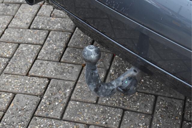 BMW X1 xDrive20i High Executive 4x4 M-Sport | Sportstoelen | Camera | Afn.haak | Keyless | Sfeerverl. | Navi | Full LED | 19" velgen