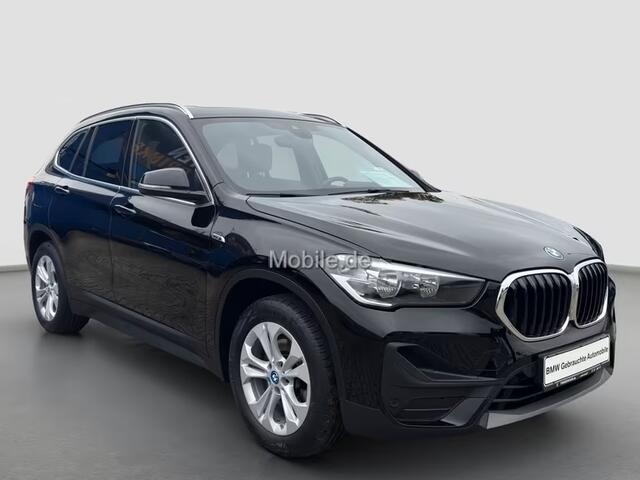 BMW X1 xDrive25e SPORTLINE ** LED, NAVI+, PANORAMA, KEYLESS, CAMERA, SPIEGEL, SPORTST, PRIVACY ** 1e EIG - UNFALLFREI ** ** INFORMEER OOK NAAR ONZE AANTREKKELIJKE FINANCIAL-LEASE TARIEVEN **
