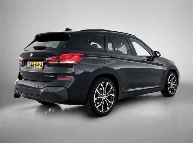 BMW X1 xDrive25e Business Edition Plus / M Sport pack / Head-up display / Panoramisch dak / Harman-kardon sound / Trekhaak