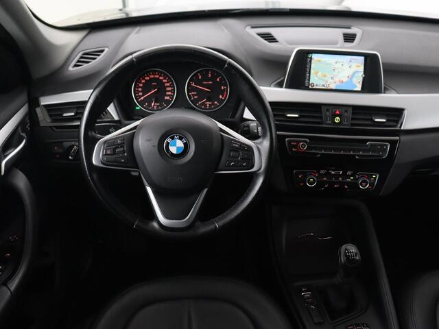 BMW X1 sDrive18d | Leder | Stoelverwarming | Trekhaak | Camera | Navigatie | Climate control | Cruise control | Bluetooth