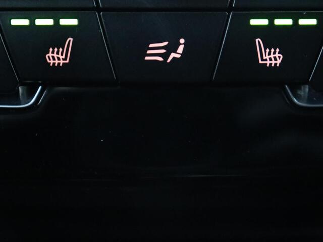 BMW X1 sDrive18d | Leder | Stoelverwarming | Trekhaak | Camera | Navigatie | Climate control | Cruise control | Bluetooth