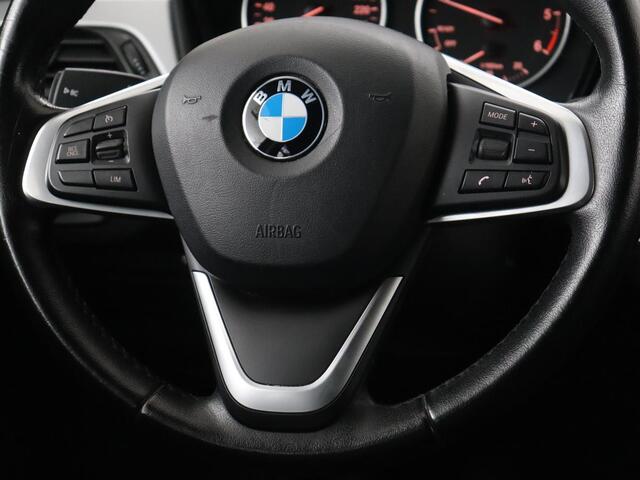 BMW X1 sDrive18d | Leder | Stoelverwarming | Trekhaak | Camera | Navigatie | Climate control | Cruise control | Bluetooth
