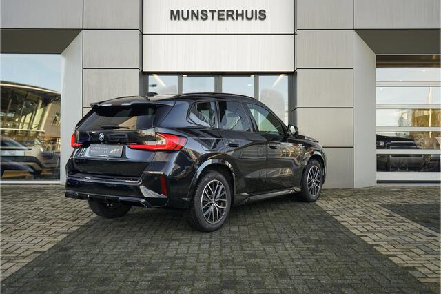 BMW X1 xDrive23i | Head-up display | Voorstoelen verwarmd | Schuif/Kantel dak |