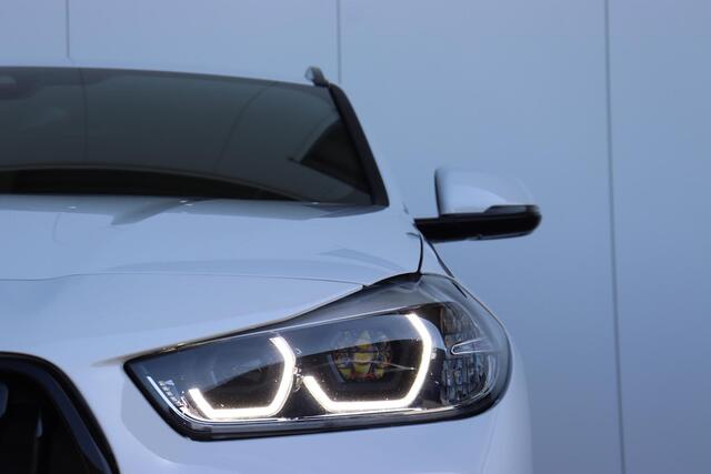 BMW X2 xDrive25e M Sportpakket/ Stuurverwarming/ Comfort Access/ Achteruitrijcamera/ Sportstoelen/ Stoelverwarming