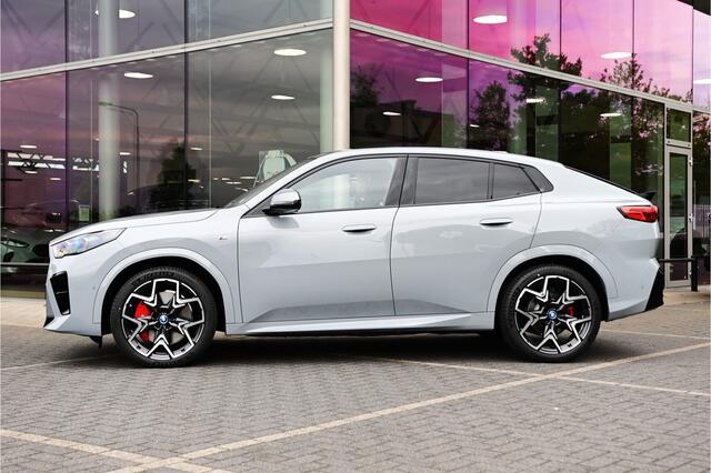 BMW X2 iX2 eDrive20 High Executive M Sport / Panoramadak / Trekhaak / M Sportstoelen / Head-Up Display / Memory / Harman Kardon / Comfort Access / 20" LMV