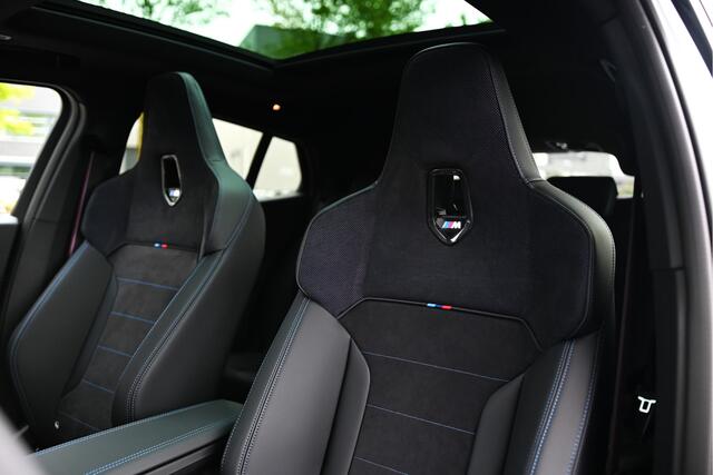 BMW X2 iX2 eDrive20 High Executive M Sport / Panoramadak / Trekhaak / M Sportstoelen / Head-Up Display / Memory / Harman Kardon / Comfort Access / 20" LMV