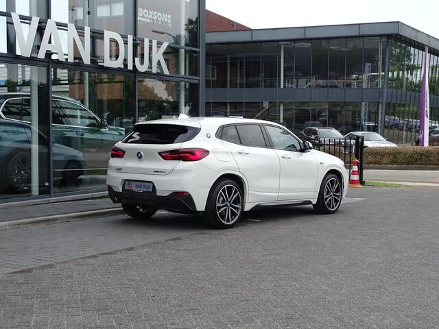 BMW X2 xDrive25e Exe. M-Sportpakket Sportstoelen Ada. LED Navigatie Extra-Getintglas Park-Ass. 19''LM Velgen