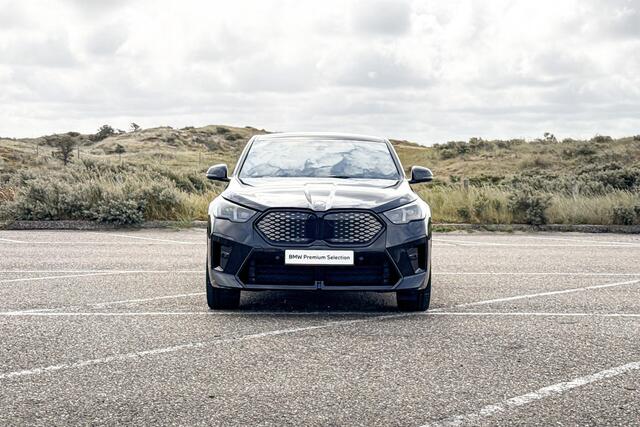 BMW X2 iX2 xDrive30 67 kWh | M Sport | Harman Kardon | Glazen Panoramadak | Stoelverwarming | Trekhaak |