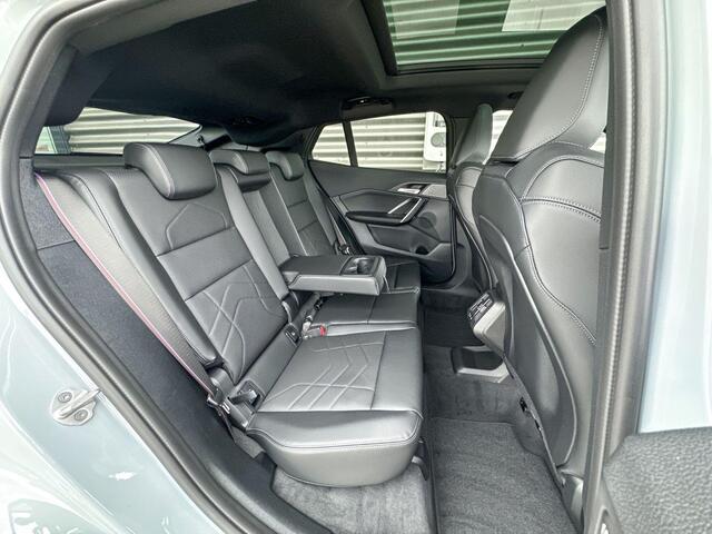 BMW X2 sDrive20i M Sportpakket Pro / Innovation Pack / Comfort Pack / Panoramadak / Trekhaak