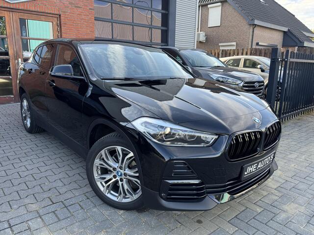 BMW X2 sDrive18i Executive | Stoelverwarming | Sportstoel | Elektrische Achterklep en meer!