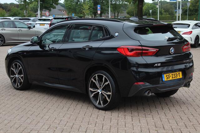 BMW X2 sDrive20i High Exe. M Sport / Camera / Leder / Head-up / 20'' / Navi. Proff / Stoelverwarming / DAB