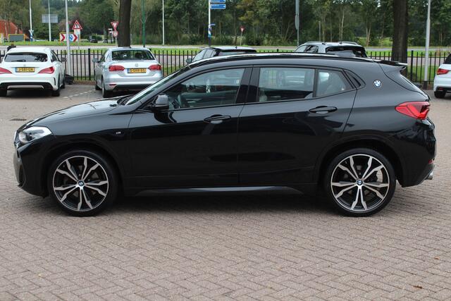 BMW X2 sDrive20i High Exe. M Sport / Camera / Leder / Head-up / 20'' / Navi. Proff / Stoelverwarming / DAB