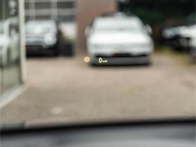 BMW X2 sDrive20i High Exe M-Sport ORG NL PANO HUD ELEK SCHAALSTOEL CAMERA 19 INCH BOMVOL!!