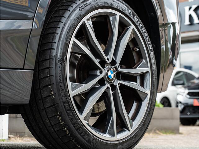 BMW X2 sDrive20i High Exe M-Sport ORG NL PANO HUD ELEK SCHAALSTOEL CAMERA 19 INCH BOMVOL!!