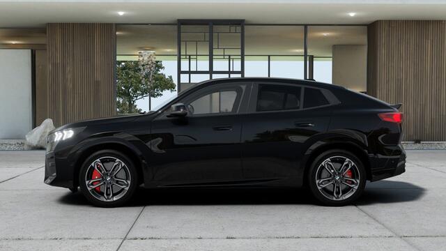 BMW X2 iX2 eDrive20 M Sport / Sportstoelen / Achteruitrijcamera / M Adaptief onderstel / Comfort Access / Adaptieve LED / Parking Assistant