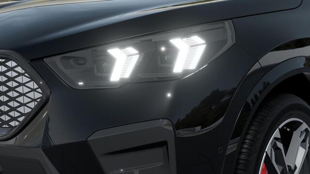 BMW X2 iX2 eDrive20 M Sport / Sportstoelen / Achteruitrijcamera / M Adaptief onderstel / Comfort Access / Adaptieve LED / Parking Assistant