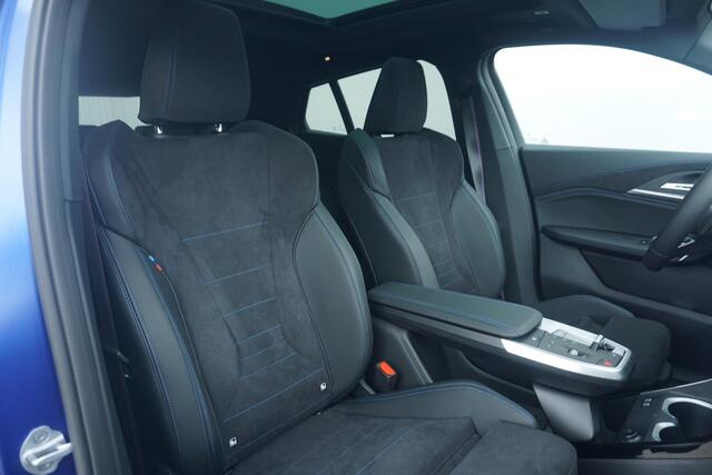 BMW X2 sDrive20i 20'' / Panoramadak / Elektrisch verstelbare stoelen / Harman Kardon / Trekhaak