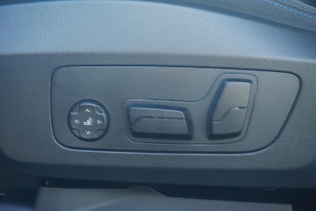 BMW X2 sDrive20i 20'' / Panoramadak / Elektrisch verstelbare stoelen / Harman Kardon / Trekhaak