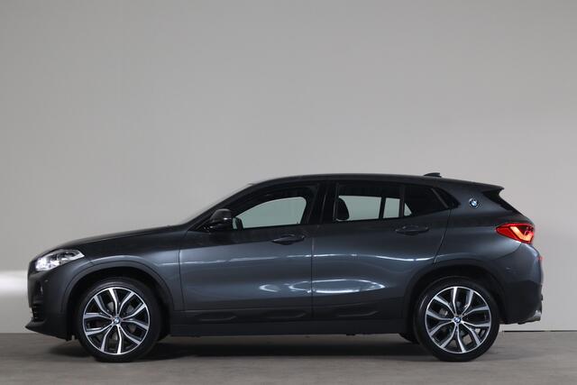 BMW X2 sDrive18i NL-Auto!! PDC I Led verlichting I Nav.