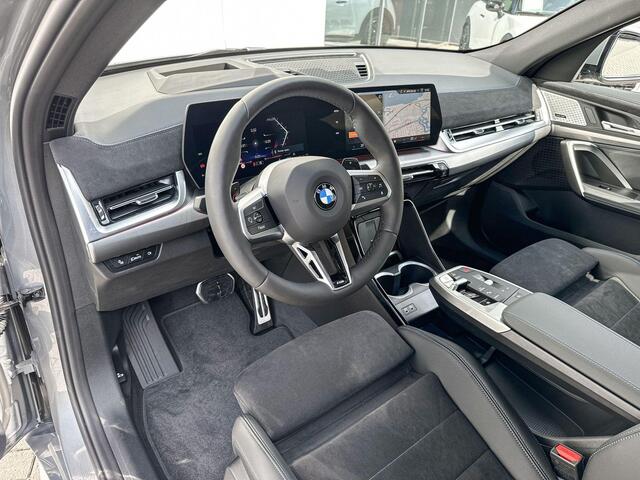 BMW X2 sDrive20i | M Sport | M Sport Pro | Innovation Pack | Comfort Pack Glazen Panoramadak | Trekhaak