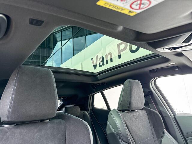 BMW X2 sDrive20i | M Sport | M Sport Pro | Innovation Pack | Comfort Pack Glazen Panoramadak | Trekhaak