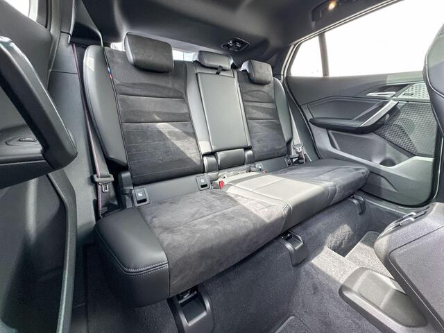 BMW X2 sDrive20i | M Sport | M Sport Pro | Innovation Pack | Comfort Pack Glazen Panoramadak | Trekhaak