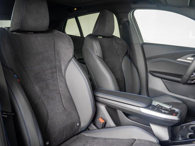 BMW X2 iX2 eDrive20 | M Sportpakket Pro | Innovation Pack | Verwarmd Stuurwiel | Harman-Kardon | Comfort Access | Panoramadak | Stoelverwarming | Head-Up Display | Trekhaak