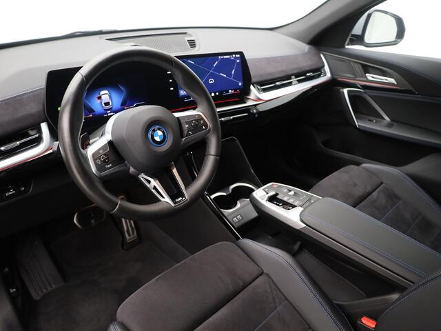 BMW X2 iX2 eDrive20 67 kWh M-Sport | LED | CAMERA | STOELVERWARMING
