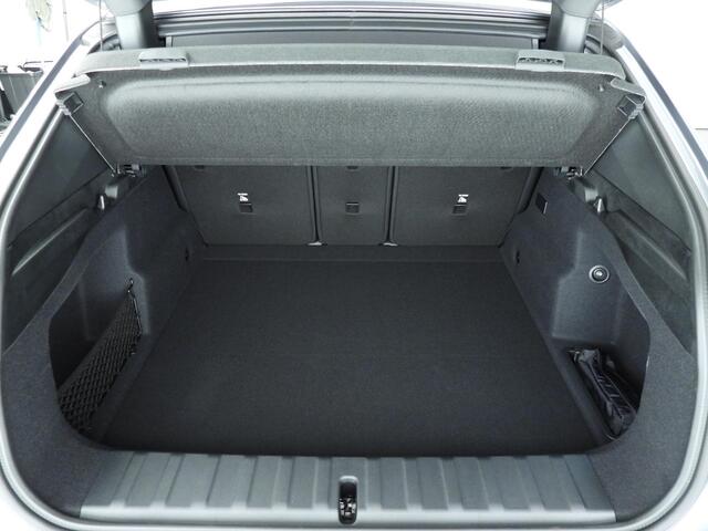 BMW X2 iX2 eDrive20 M-Sportpakket / Trekhaak / Panoramadak / Harman-Kardon / Getint glas / Alu wielen 19 inch