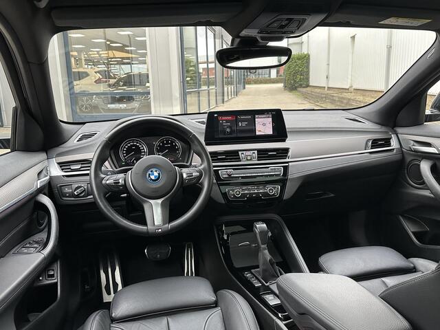 BMW X2 xDrive25e Business Edition Plus | NL-Auto/M-Sport/Carplay/Navi/Leder/Pano-Dak/19-inch/Sportstoelen/Head-Up/Sfeerverlichting
