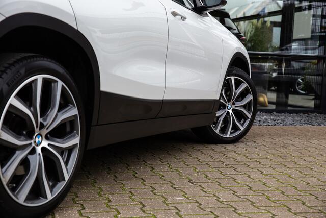 BMW X2 sDrive20i , Head-up display, Stoelverwarming,