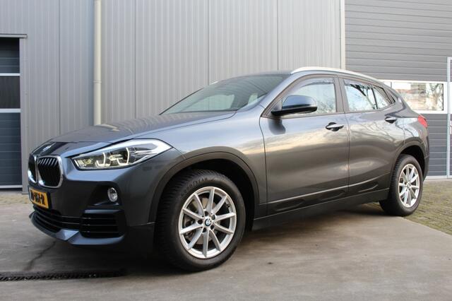 BMW X2 sDrive18i Executive / Elektr Achterklep / Navigatie / LMV