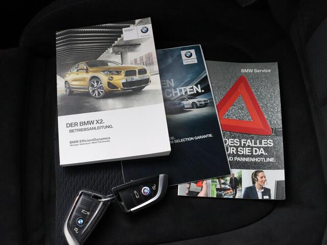 BMW X2 sDrive20i High Executive M-Pakket | ACC | Achteruitrijcamera | HARMAN KARDON!