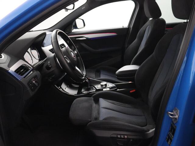 BMW X2 sDrive20i High Executive M-Pakket | ACC | Achteruitrijcamera | HARMAN KARDON!