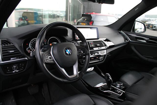 BMW X3 xDrive20i Executive xLine Automaat / Sportstoelen / LED / Parking Assistant / Navigatie Professional
