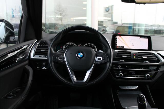 BMW X3 xDrive20i Executive xLine Automaat / Sportstoelen / LED / Parking Assistant / Navigatie Professional