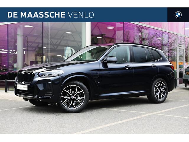 BMW X3 xDrive30e High Executive M Sport Automaat / BMW M 50 Jahre / Trekhaak / Sportstoelen / LED / Live Cockpit Professional / Parking Assistant / Stoelverwarming