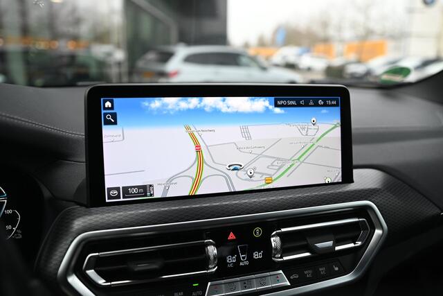 BMW X3 xDrive30e High Executive M Sport Automaat / BMW M 50 Jahre / Trekhaak / Sportstoelen / LED / Live Cockpit Professional / Parking Assistant / Stoelverwarming