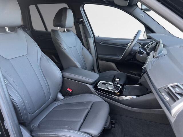 BMW X3 xDrive20d 190 PK ACC Live Cockpit Sportstoelen Harman Kardon Stoelverwarming Stuurverwarming 18 Inch