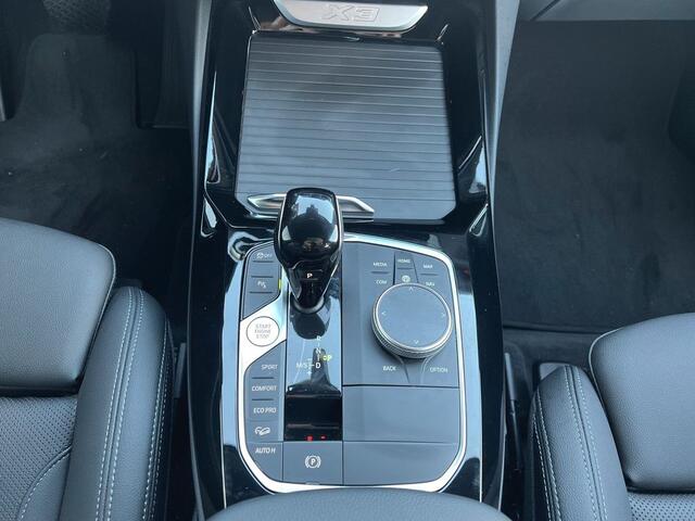 BMW X3 xDrive20d 190 PK ACC Live Cockpit Sportstoelen Harman Kardon Stoelverwarming Stuurverwarming 18 Inch