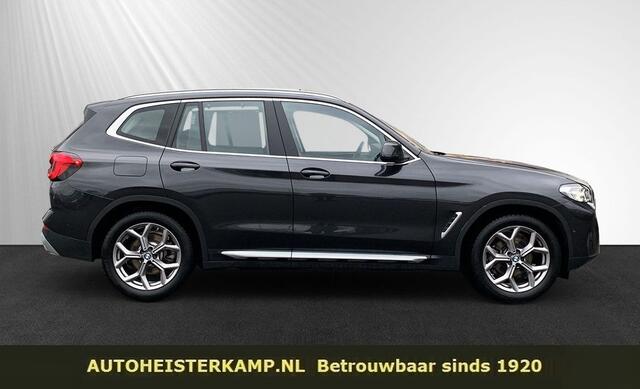BMW X3 xDrive20i ACC Trekhaak Leder Sportstoelen Live Cockpit Harman Kardon Stoelverwarming Stuurverwarming