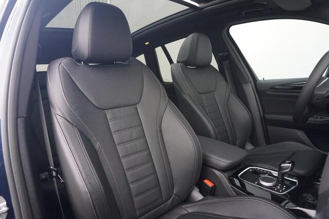 BMW X3 xDrive30e 20'' / Panoramadak / Elektrisch verstelbare stoelen / Trekhaak / HiFi System
