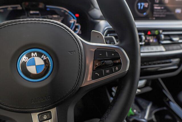 BMW X3 xDrive30e High Executive Stoelverwarming | Laser Led | Driving Assistant | Head-up Display | Stuurverwarming