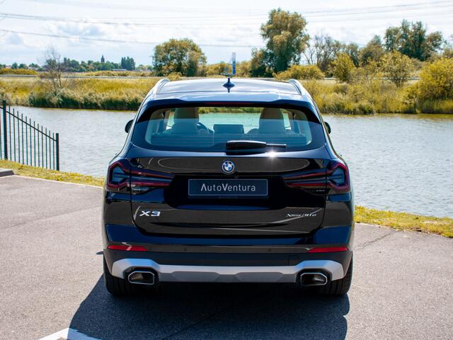 BMW X3 xDrive30e Stoelverwarming | Laser Led | Driving Assistant | Head-up Display | 20 Inch velgen