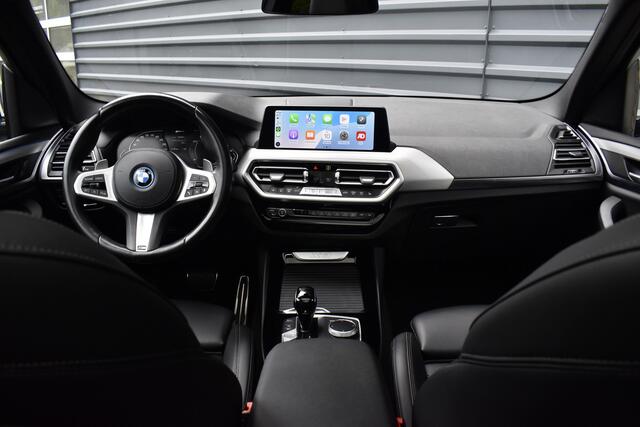 BMW X3 xDrive30e M Sport | Panoramadak | 21'' Velgen | Camera | CarPlay | Head-Up | Lederen Bekleding | Stoelverwarming |